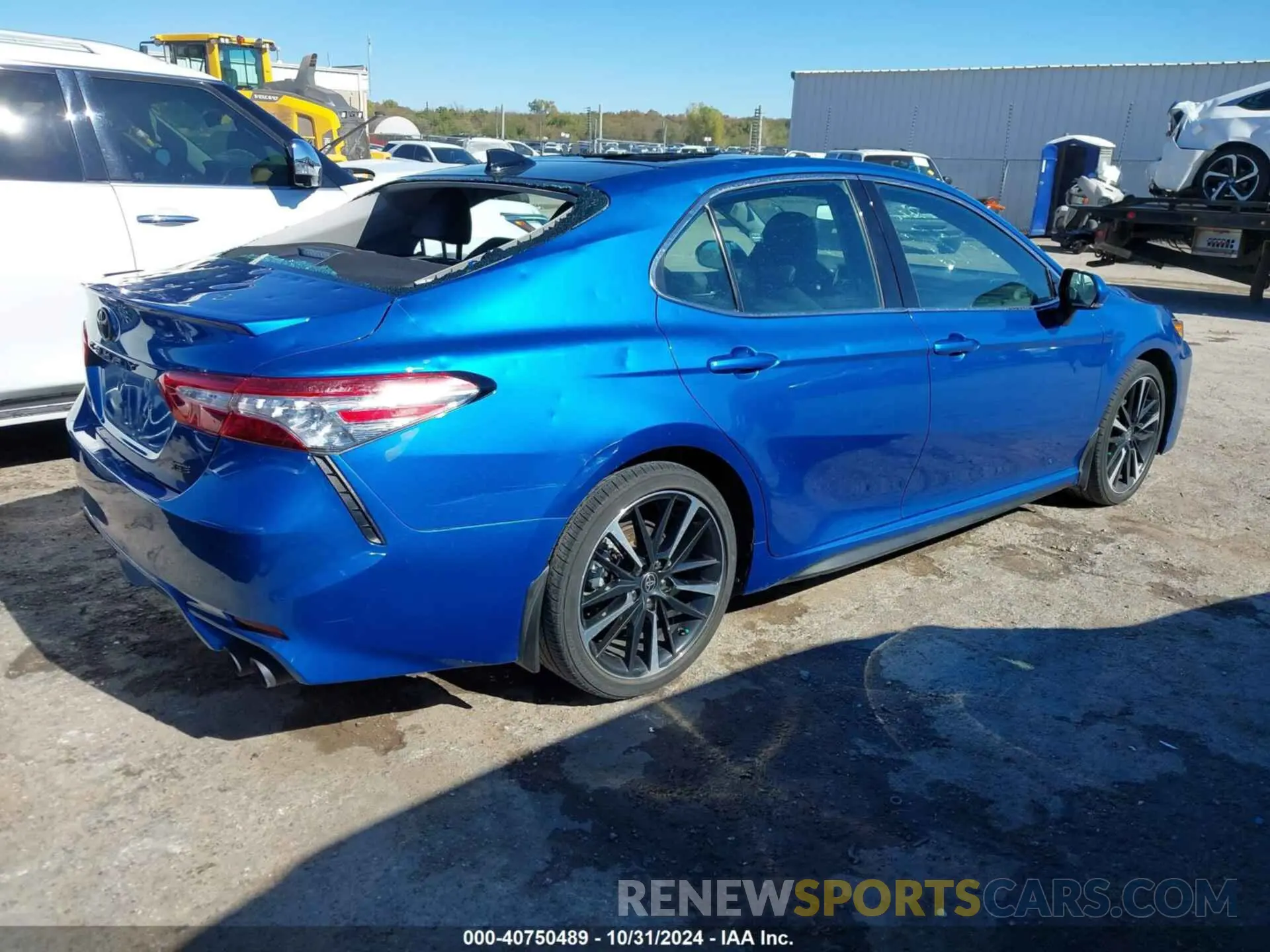 4 Photograph of a damaged car 4T1K61AK2LU385034 TOYOTA CAMRY 2020