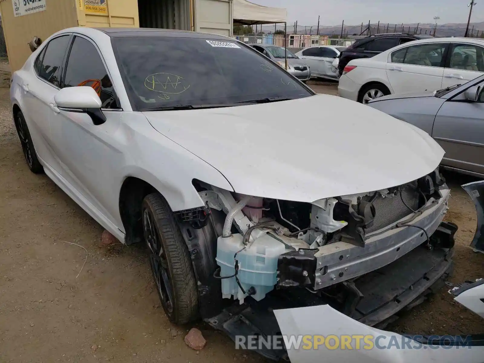 1 Photograph of a damaged car 4T1K61AK2LU386314 TOYOTA CAMRY 2020