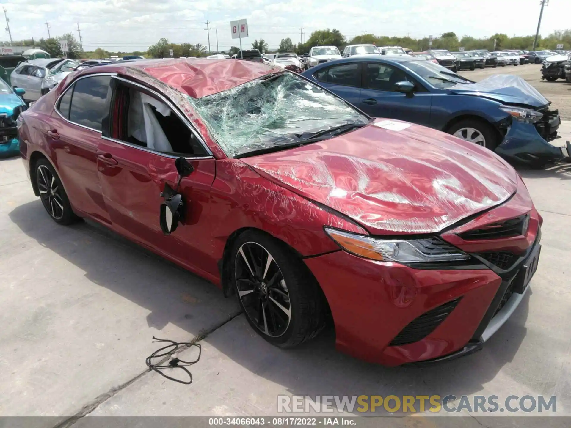 1 Photograph of a damaged car 4T1K61AK2LU394932 TOYOTA CAMRY 2020