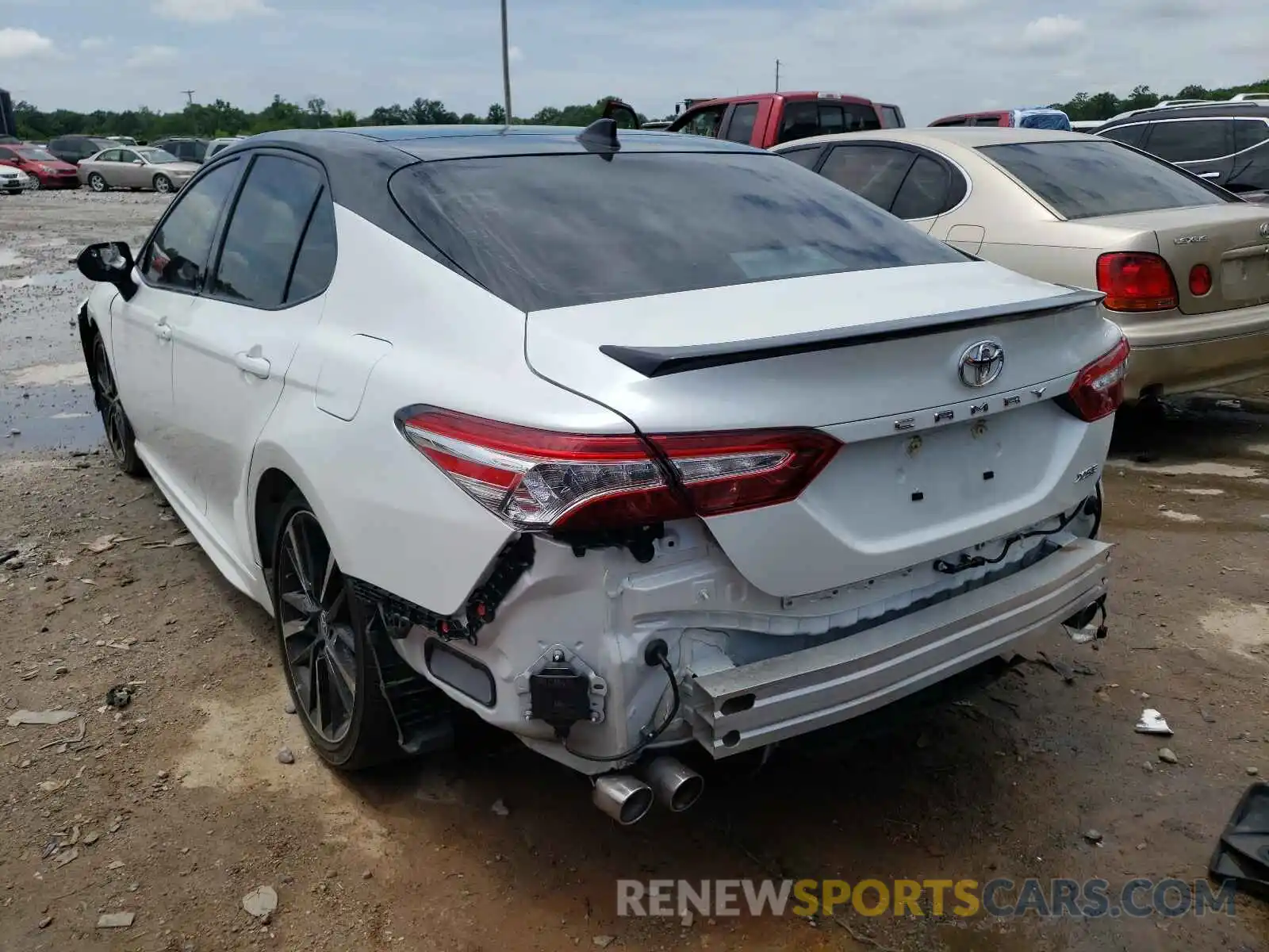 3 Photograph of a damaged car 4T1K61AK2LU399273 TOYOTA CAMRY 2020