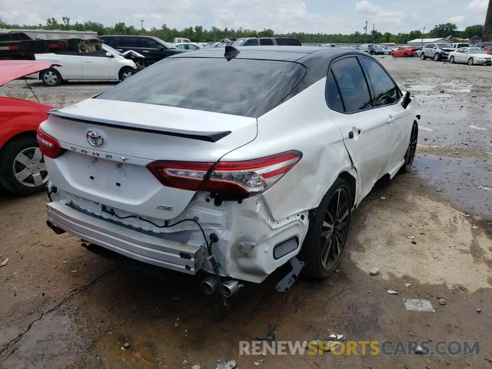 4 Photograph of a damaged car 4T1K61AK2LU399273 TOYOTA CAMRY 2020