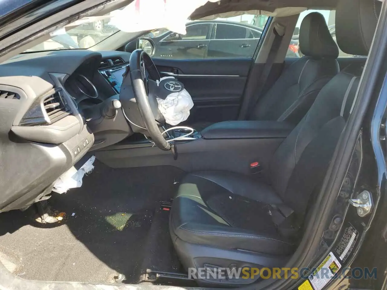 7 Photograph of a damaged car 4T1K61AK2LU500635 TOYOTA CAMRY 2020