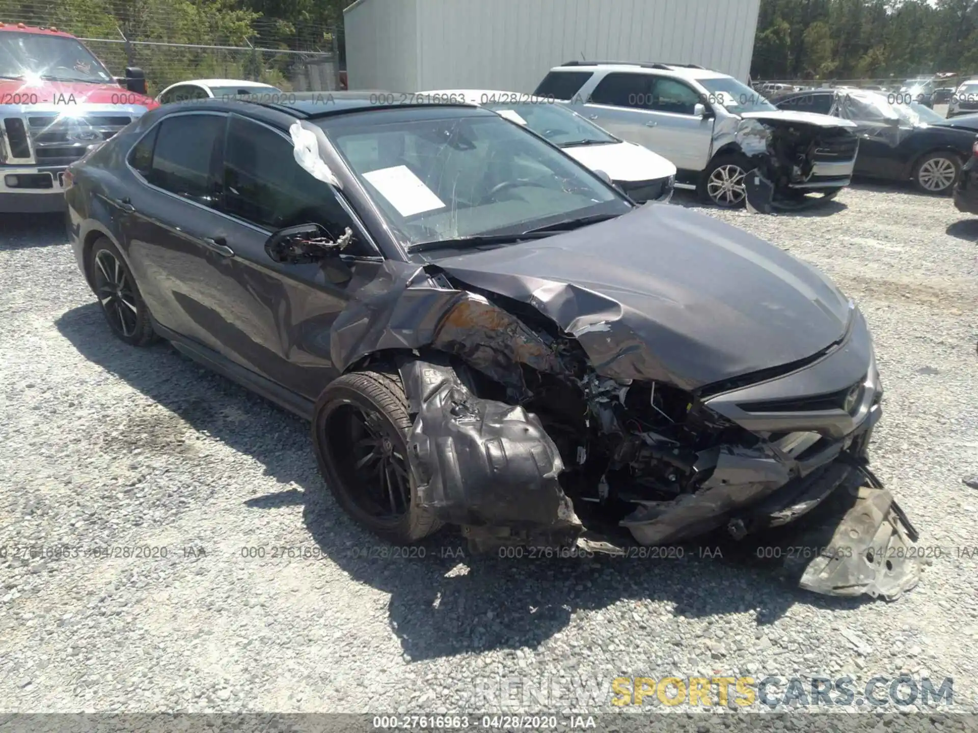 1 Photograph of a damaged car 4T1K61AK2LU860603 TOYOTA CAMRY 2020