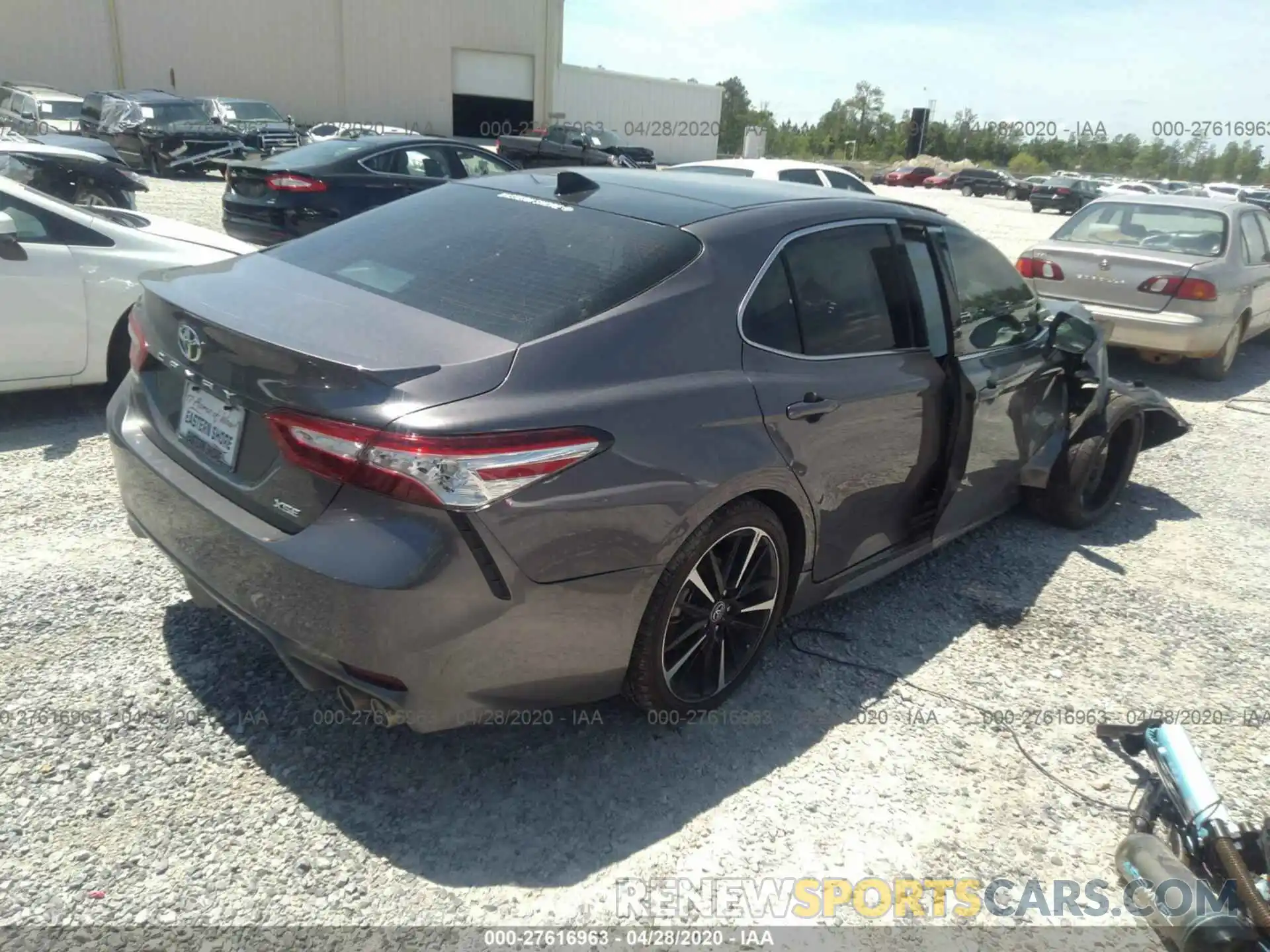 4 Photograph of a damaged car 4T1K61AK2LU860603 TOYOTA CAMRY 2020