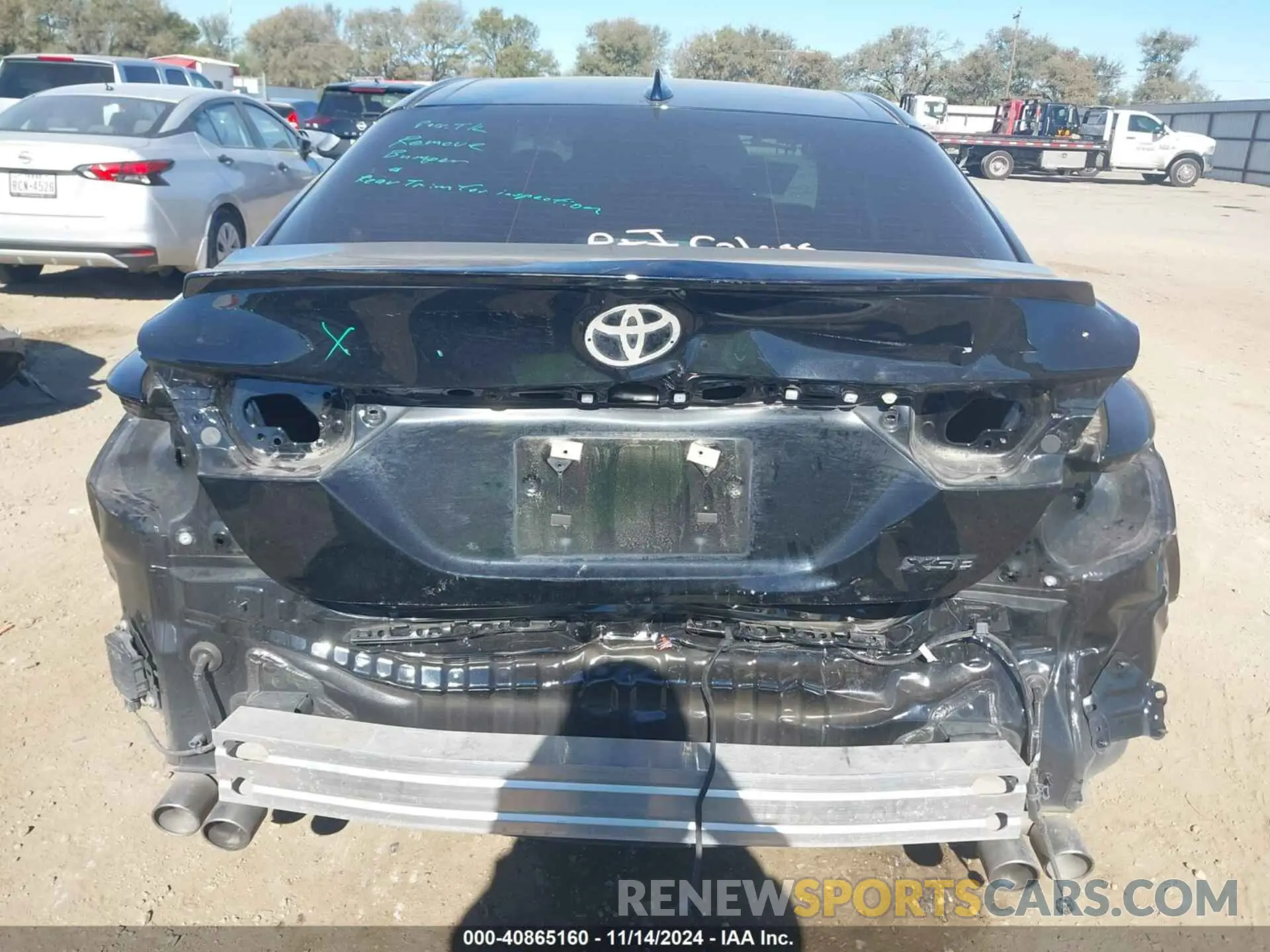 17 Photograph of a damaged car 4T1K61AK2LU879068 TOYOTA CAMRY 2020