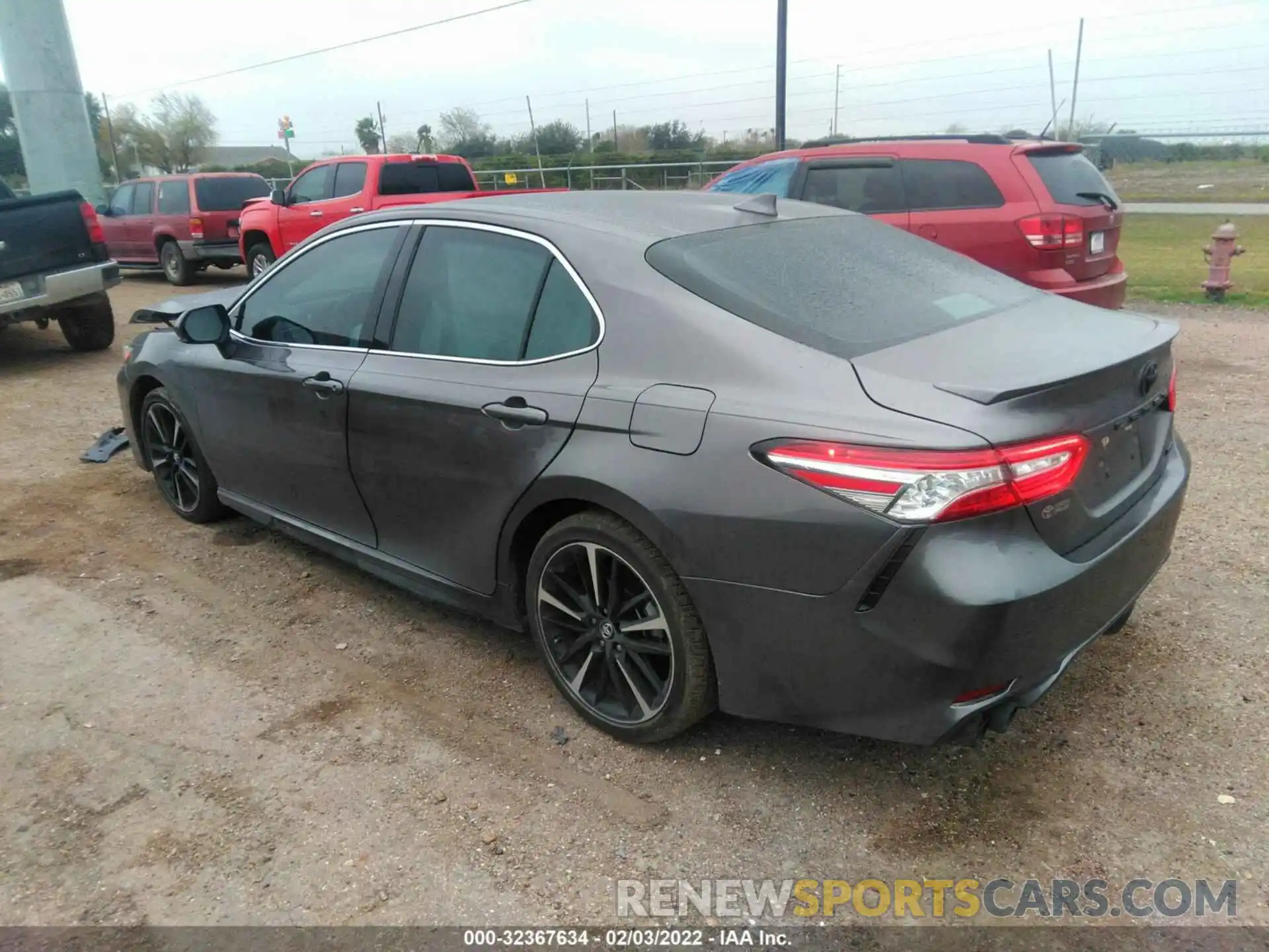 3 Photograph of a damaged car 4T1K61AK2LU909833 TOYOTA CAMRY 2020