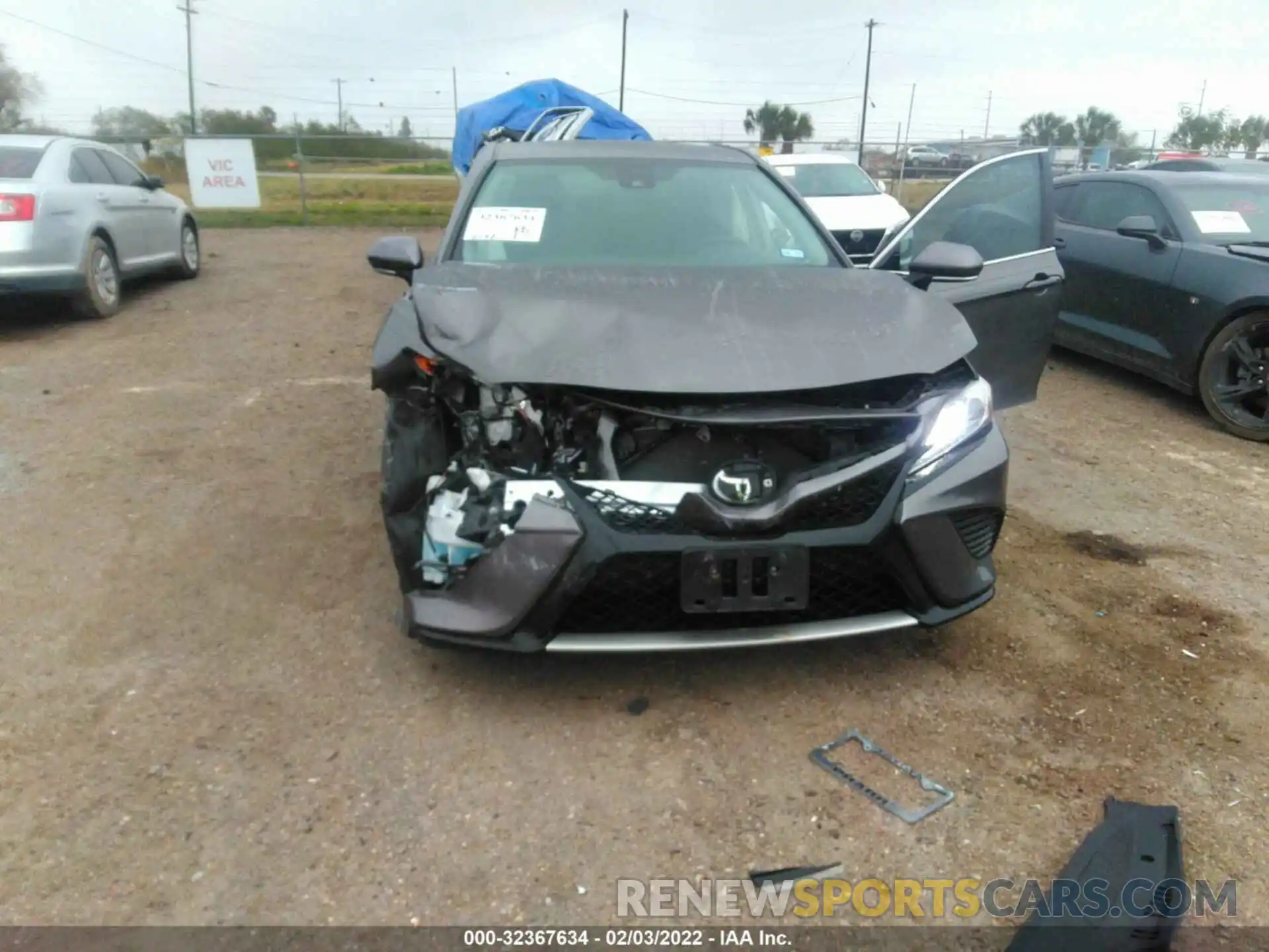 6 Photograph of a damaged car 4T1K61AK2LU909833 TOYOTA CAMRY 2020