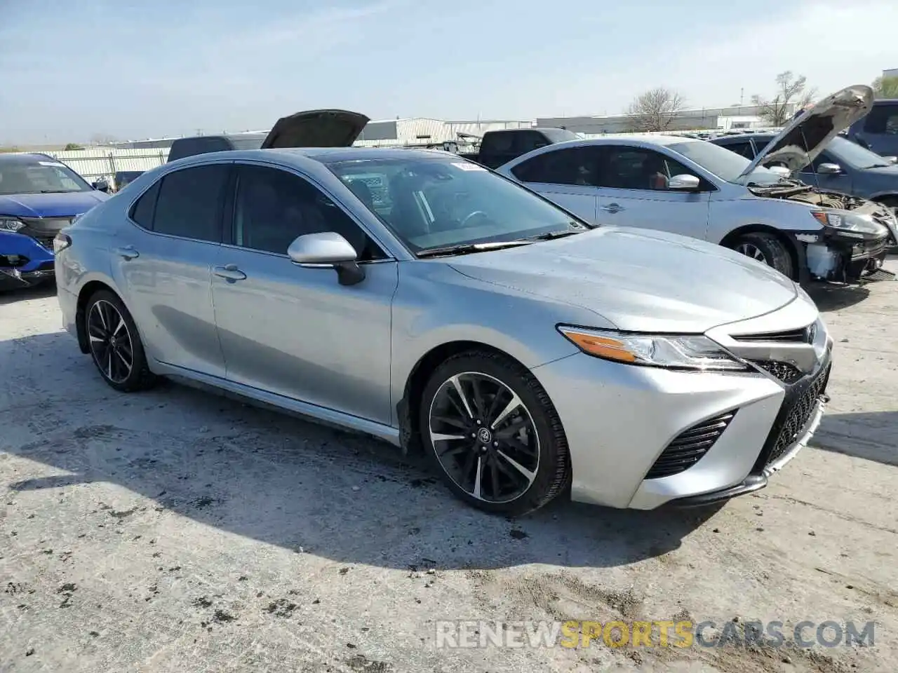 4 Photograph of a damaged car 4T1K61AK2LU915115 TOYOTA CAMRY 2020