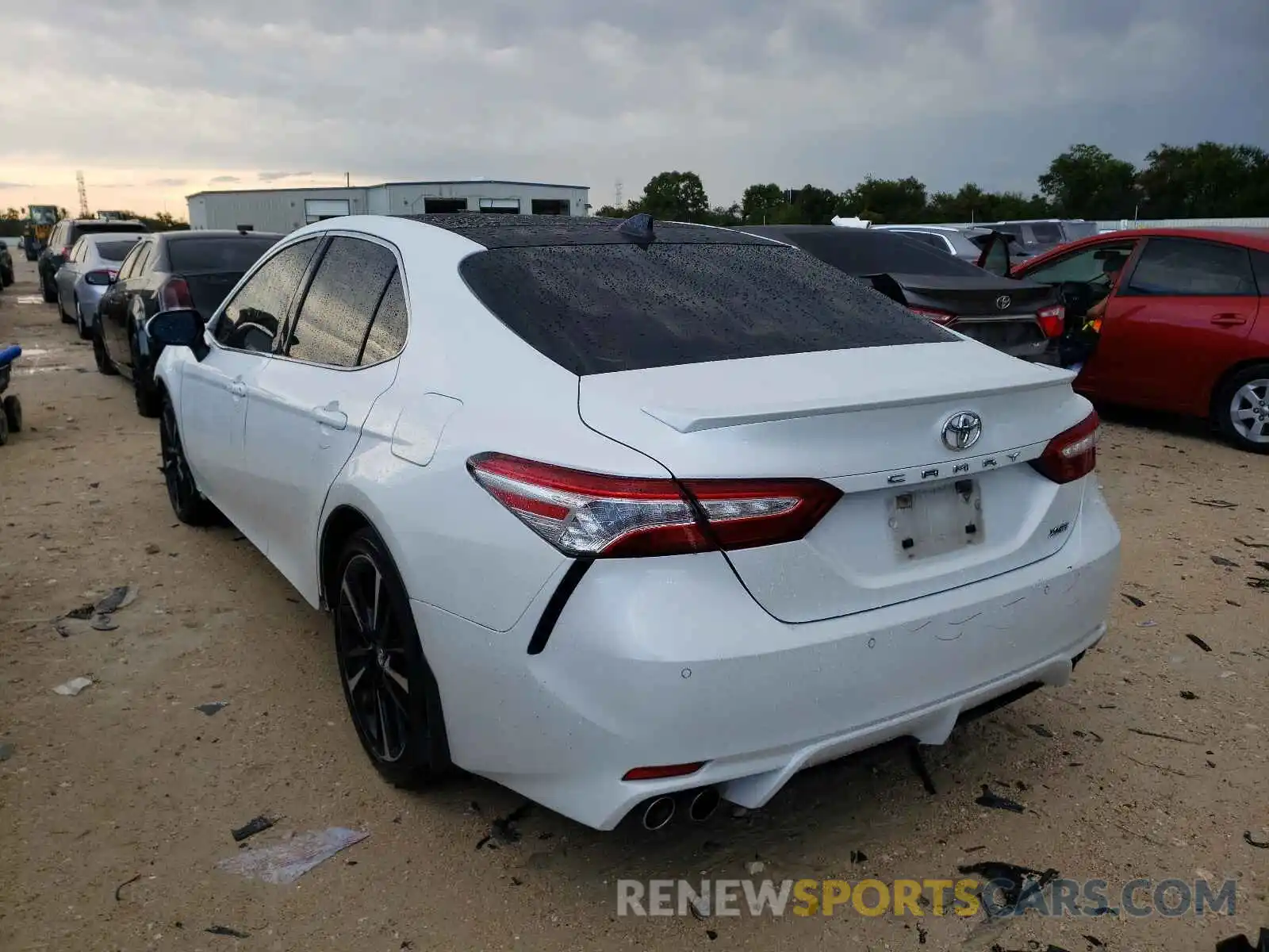 3 Photograph of a damaged car 4T1K61AK2LU919696 TOYOTA CAMRY 2020