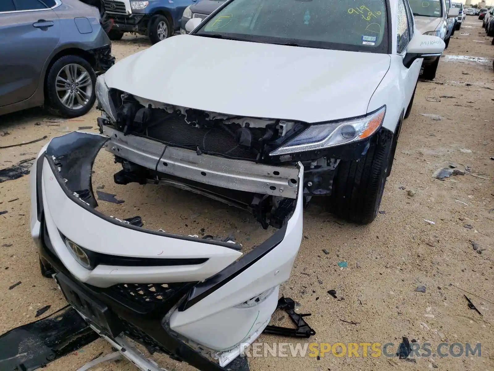 9 Photograph of a damaged car 4T1K61AK2LU919696 TOYOTA CAMRY 2020