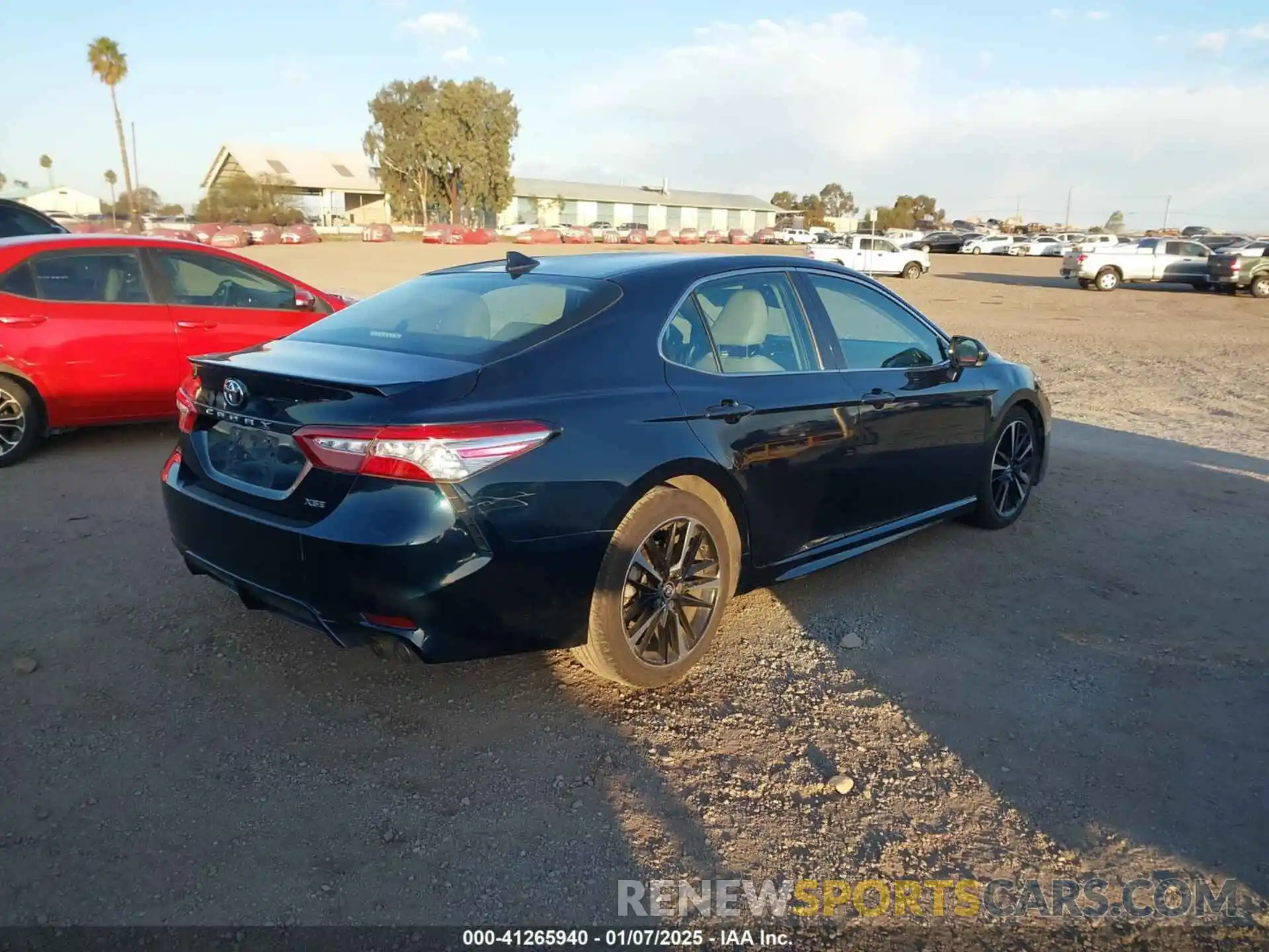 4 Photograph of a damaged car 4T1K61AK2LU936627 TOYOTA CAMRY 2020