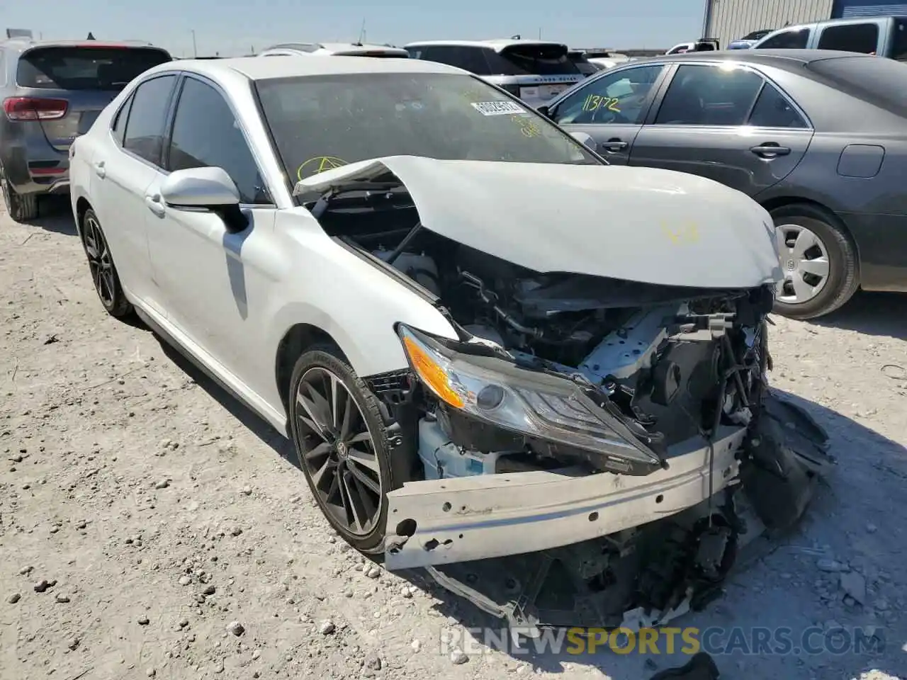 1 Photograph of a damaged car 4T1K61AK2LU955095 TOYOTA CAMRY 2020