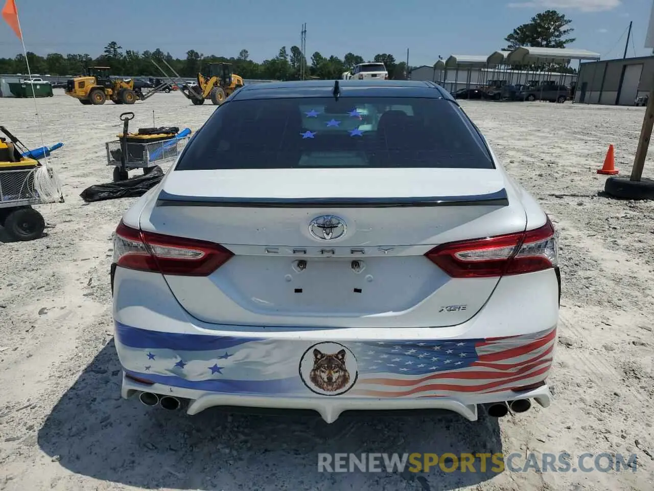 6 Photograph of a damaged car 4T1K61AK3LU301075 TOYOTA CAMRY 2020