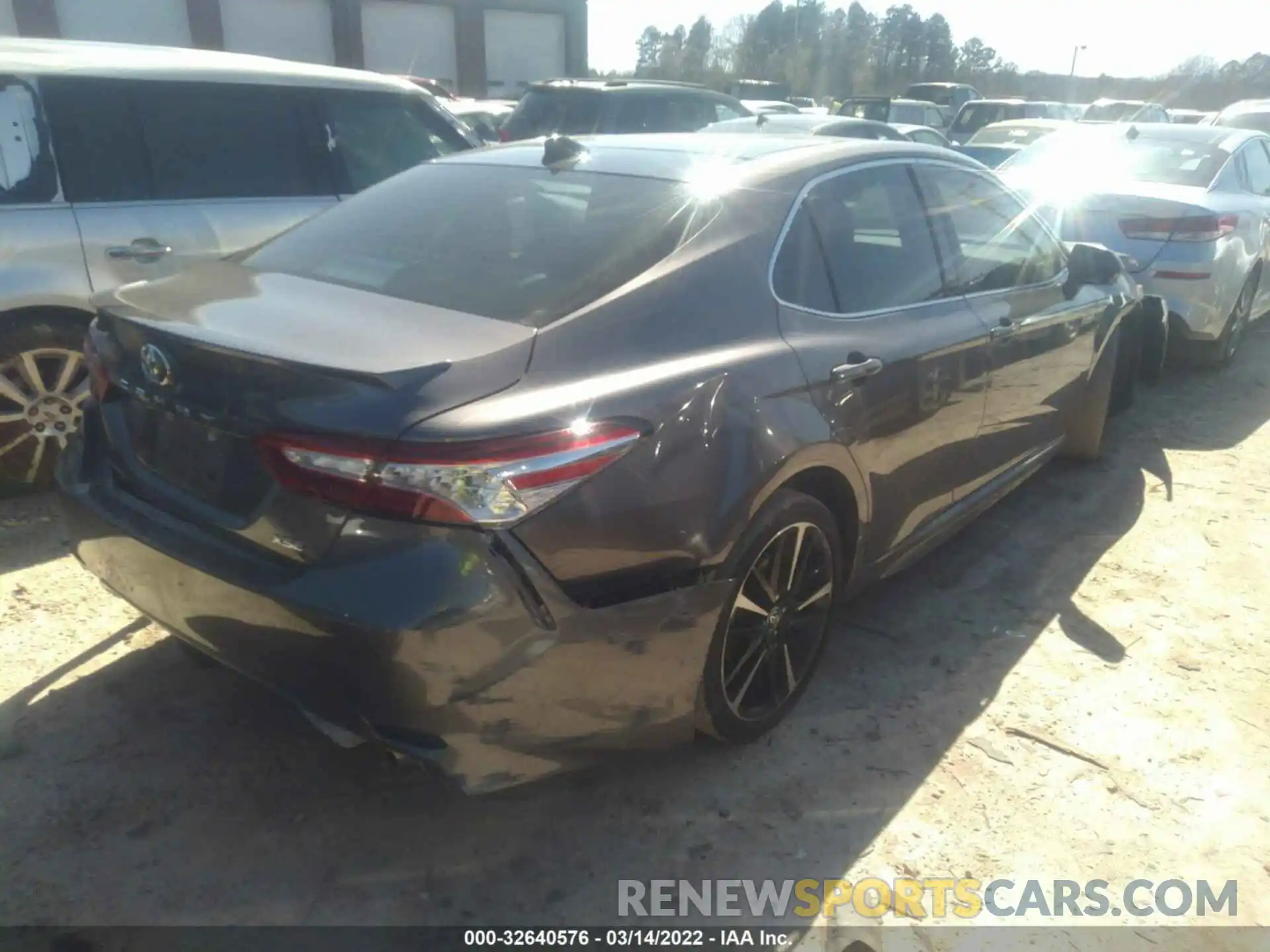 4 Photograph of a damaged car 4T1K61AK3LU310519 TOYOTA CAMRY 2020