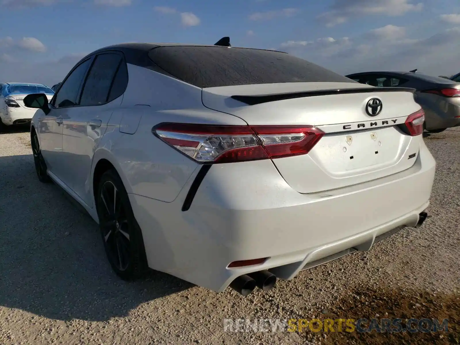 3 Photograph of a damaged car 4T1K61AK3LU324386 TOYOTA CAMRY 2020