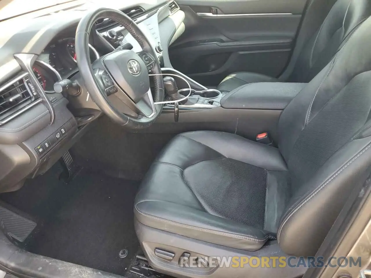 7 Photograph of a damaged car 4T1K61AK3LU339907 TOYOTA CAMRY 2020