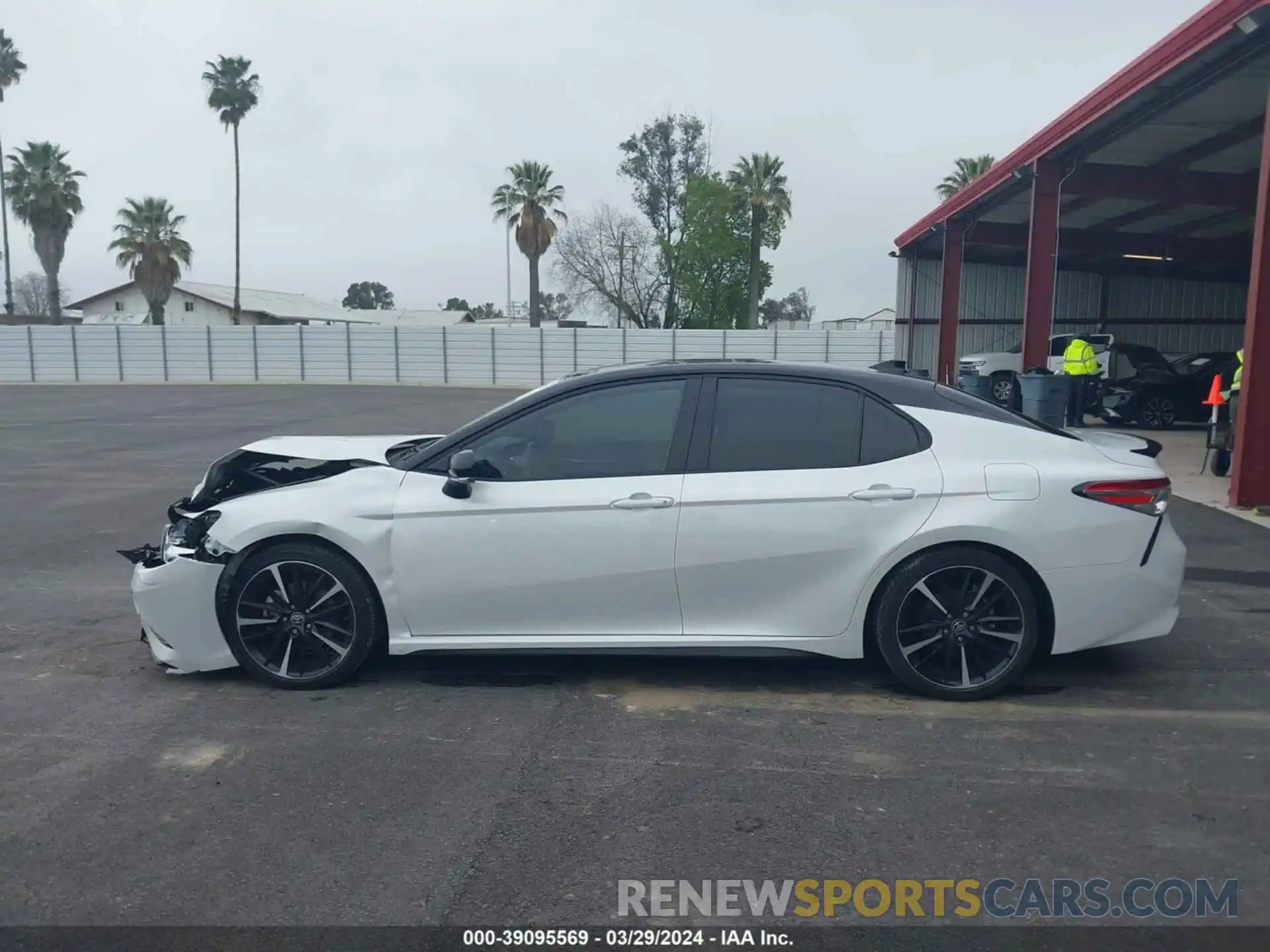 14 Photograph of a damaged car 4T1K61AK3LU360773 TOYOTA CAMRY 2020