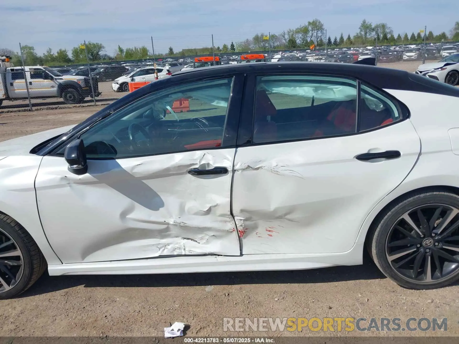 6 Photograph of a damaged car 4T1K61AK3LU363429 TOYOTA CAMRY 2020