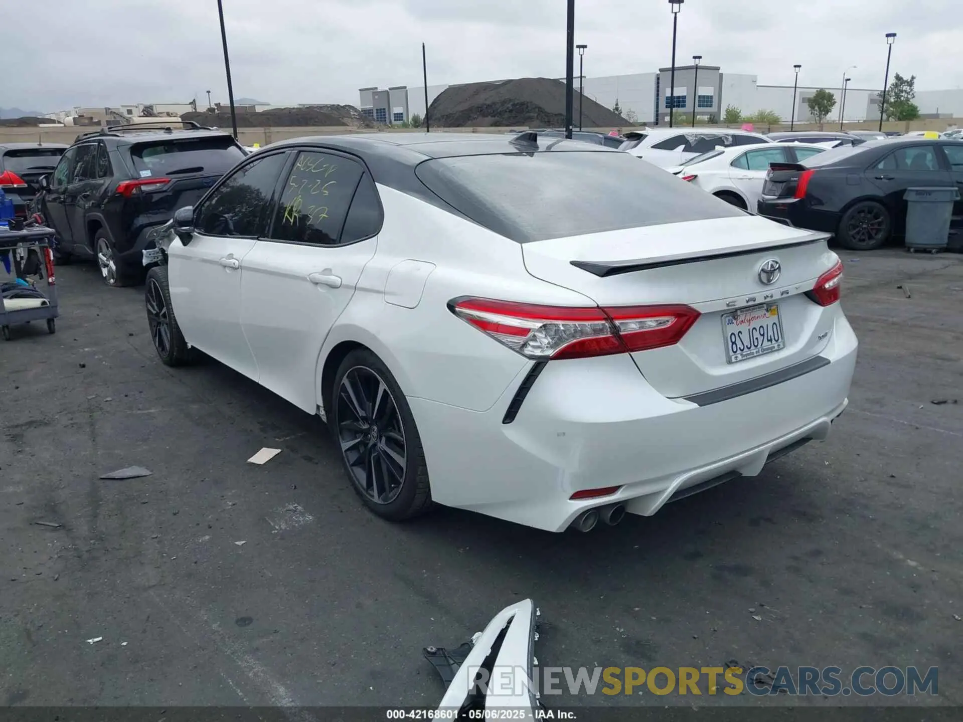 3 Photograph of a damaged car 4T1K61AK3LU368467 TOYOTA CAMRY 2020