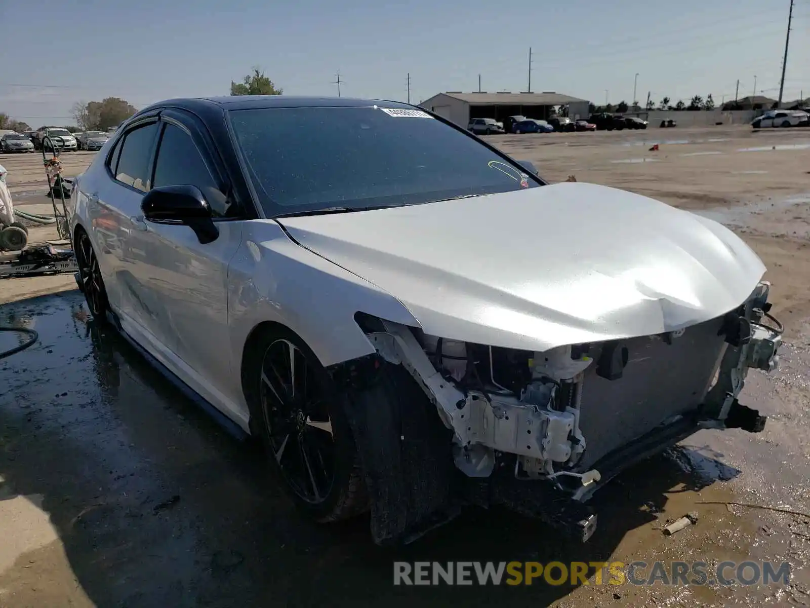 1 Photograph of a damaged car 4T1K61AK3LU370476 TOYOTA CAMRY 2020