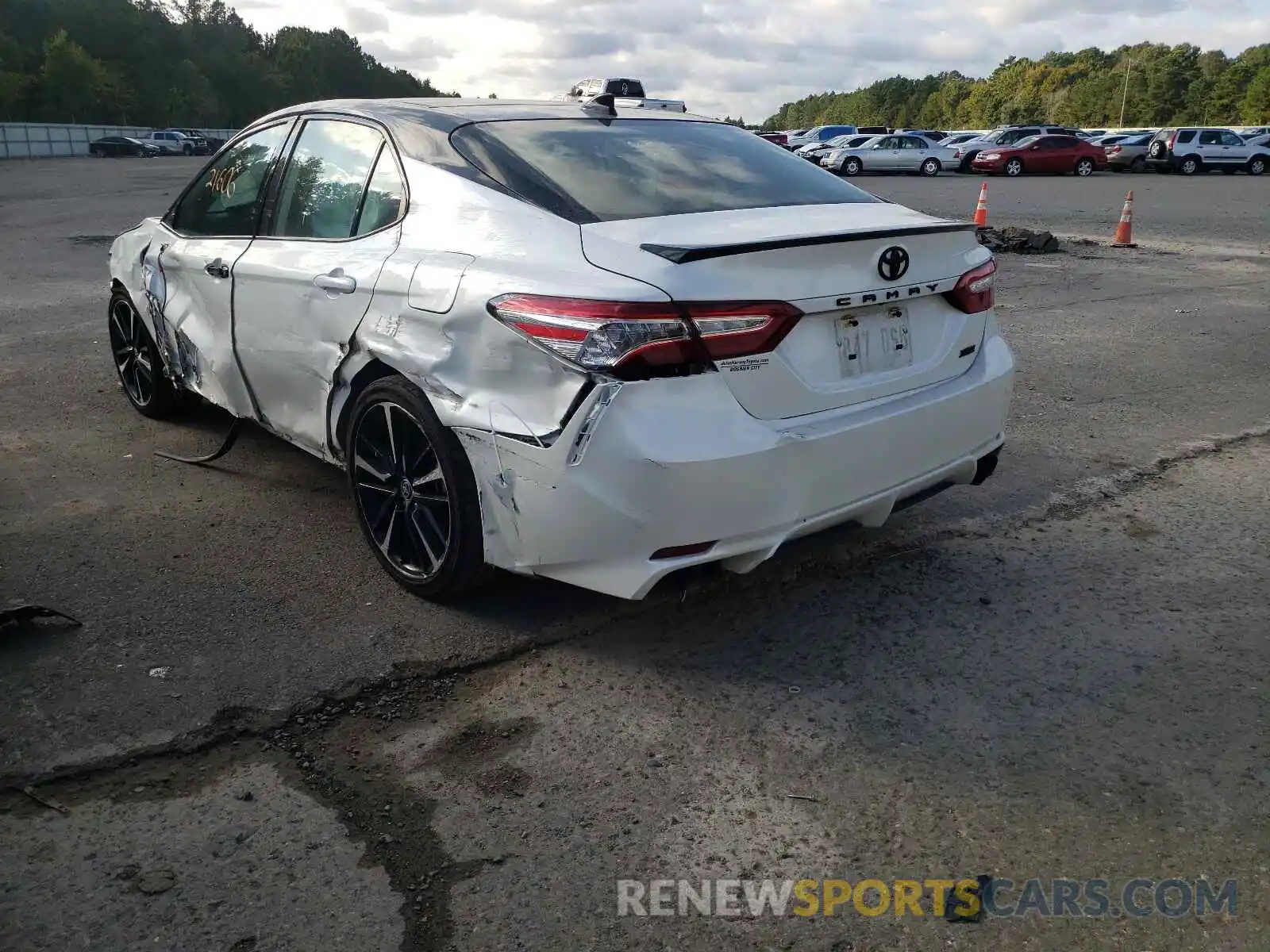 3 Photograph of a damaged car 4T1K61AK3LU377394 TOYOTA CAMRY 2020