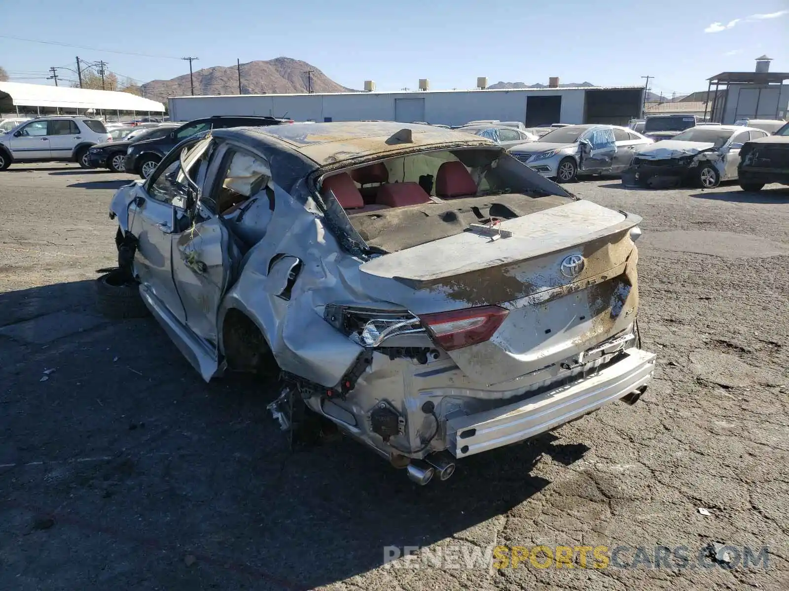 3 Photograph of a damaged car 4T1K61AK3LU386693 TOYOTA CAMRY 2020