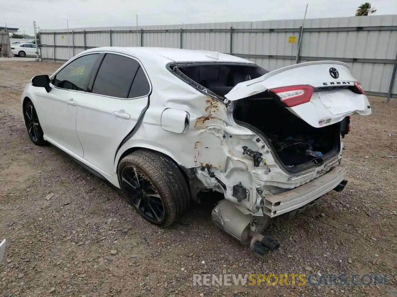 3 Photograph of a damaged car 4T1K61AK3LU502653 TOYOTA CAMRY 2020