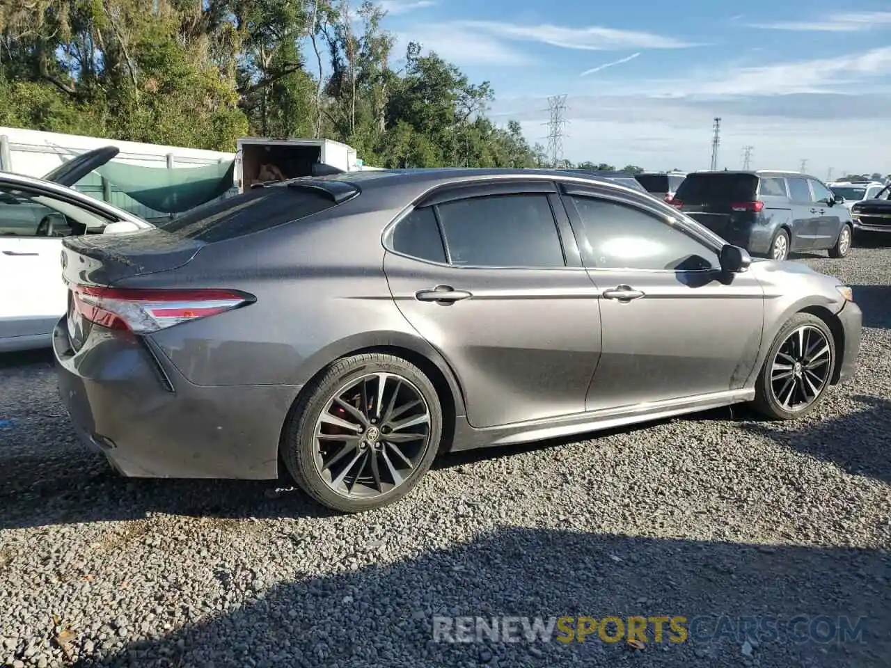 3 Photograph of a damaged car 4T1K61AK3LU503124 TOYOTA CAMRY 2020