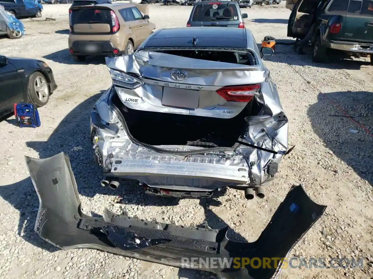 9 Photograph of a damaged car 4T1K61AK3LU504774 TOYOTA CAMRY 2020