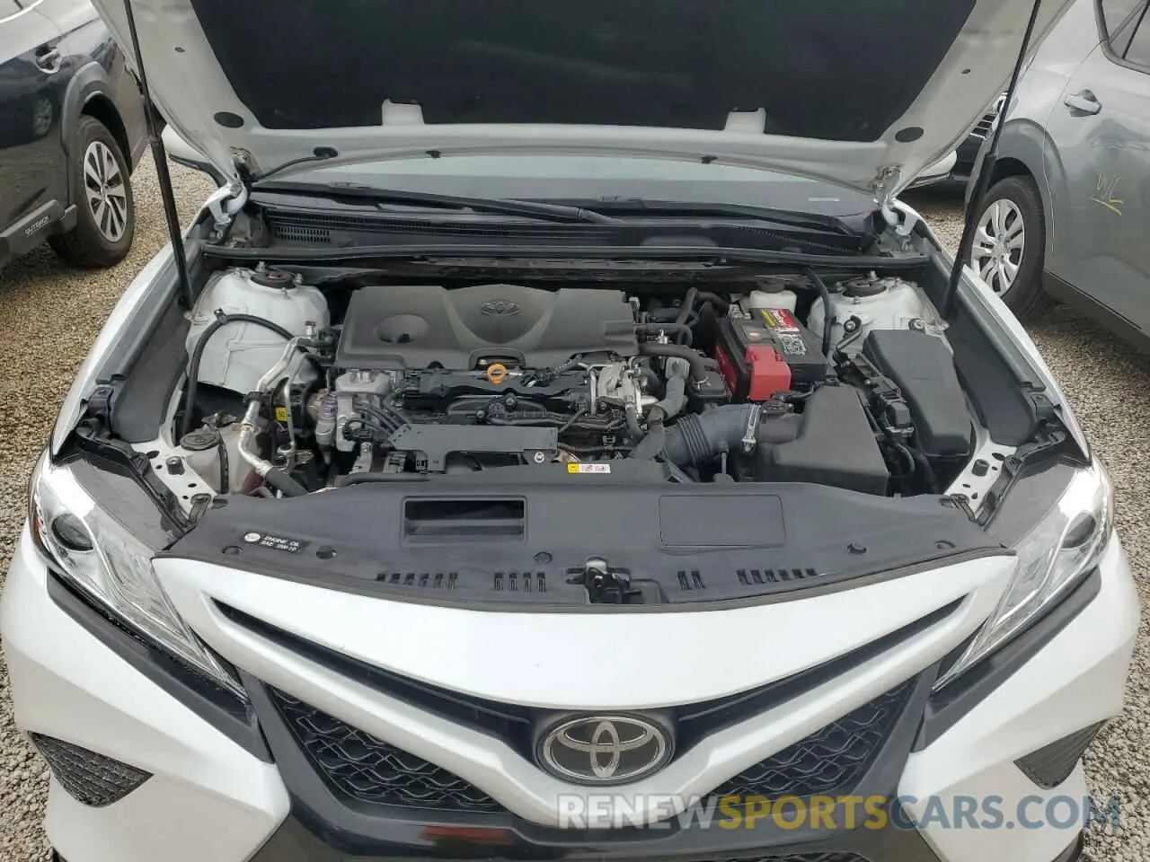 11 Photograph of a damaged car 4T1K61AK3LU861470 TOYOTA CAMRY 2020