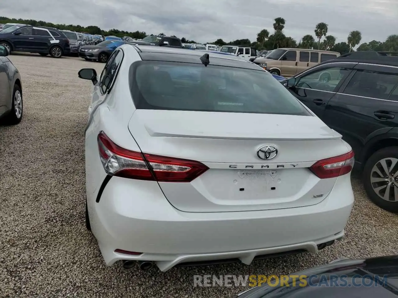 6 Photograph of a damaged car 4T1K61AK3LU861470 TOYOTA CAMRY 2020