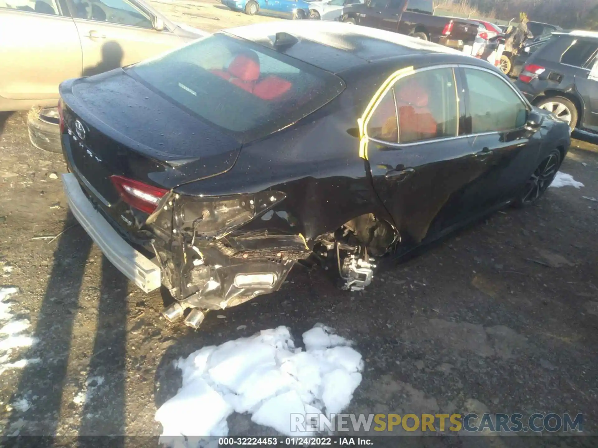 4 Photograph of a damaged car 4T1K61AK3LU872100 TOYOTA CAMRY 2020