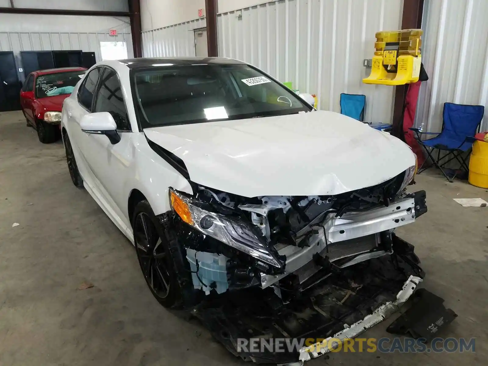 1 Photograph of a damaged car 4T1K61AK3LU876180 TOYOTA CAMRY 2020