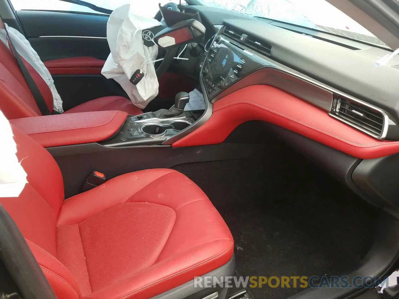 5 Photograph of a damaged car 4T1K61AK3LU890127 TOYOTA CAMRY 2020