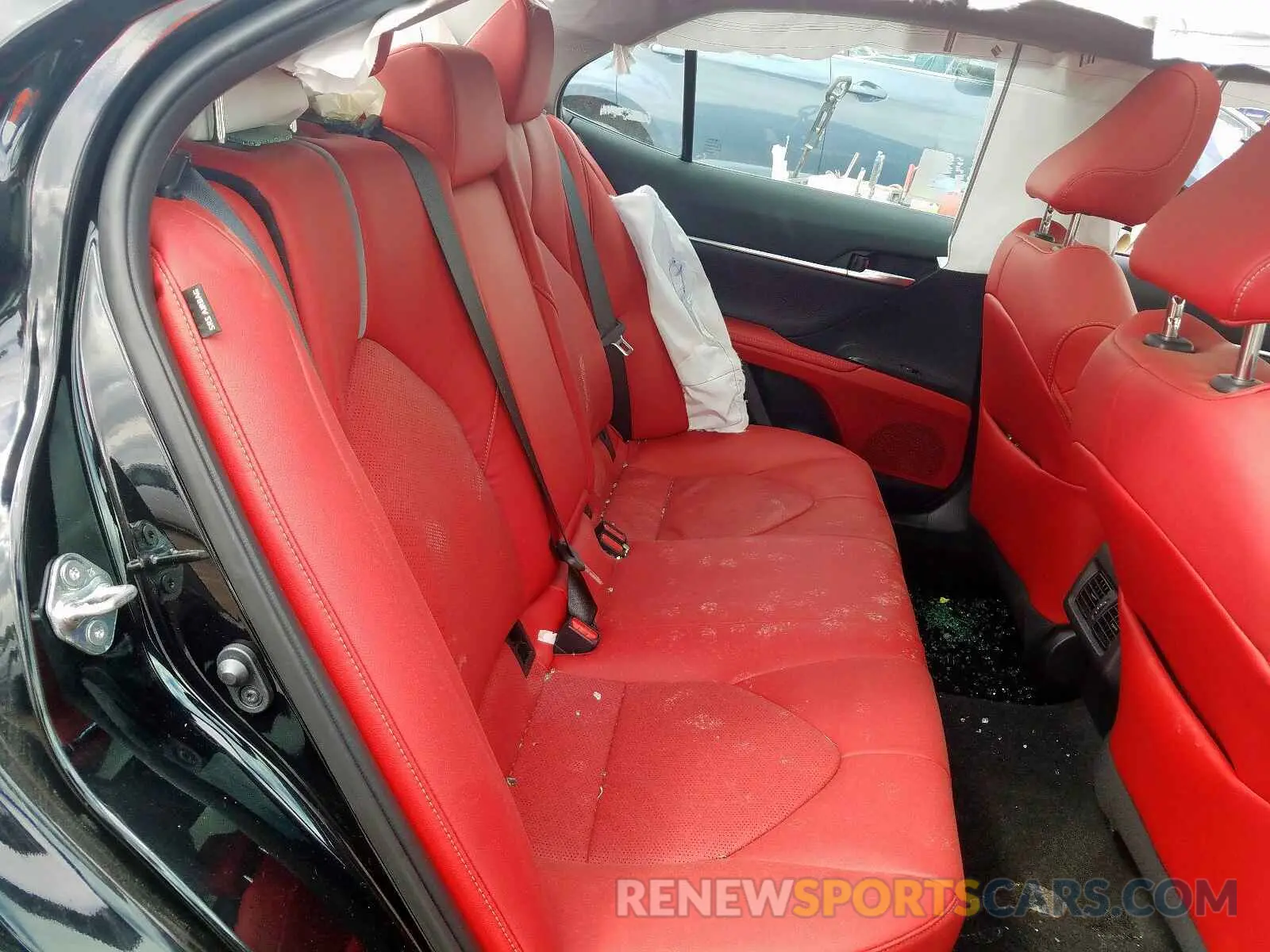 6 Photograph of a damaged car 4T1K61AK3LU890127 TOYOTA CAMRY 2020