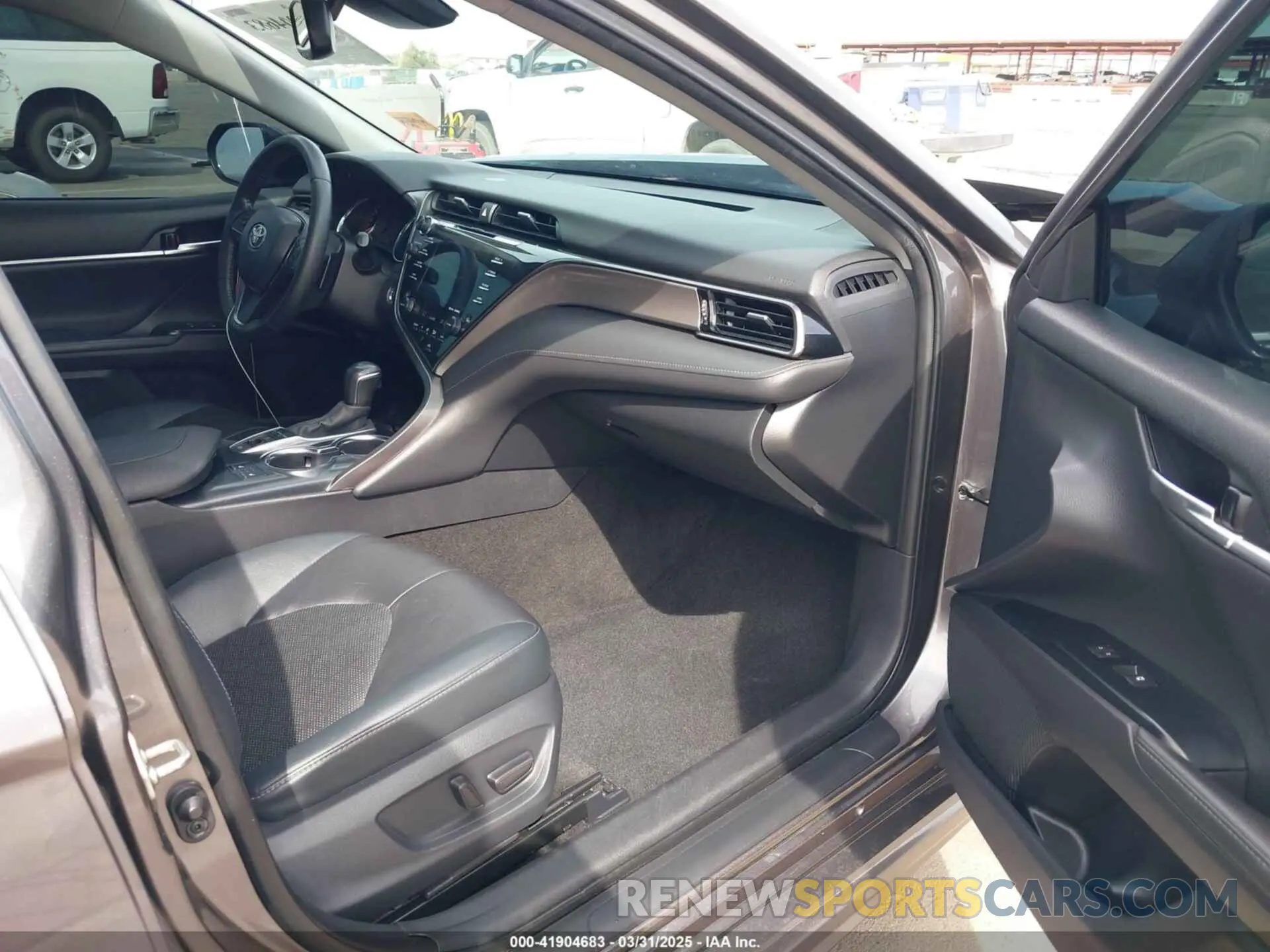 5 Photograph of a damaged car 4T1K61AK3LU961603 TOYOTA CAMRY 2020