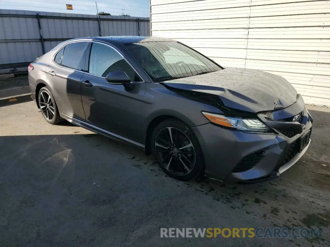 4 Photograph of a damaged car 4T1K61AK3LU966042 TOYOTA CAMRY 2020