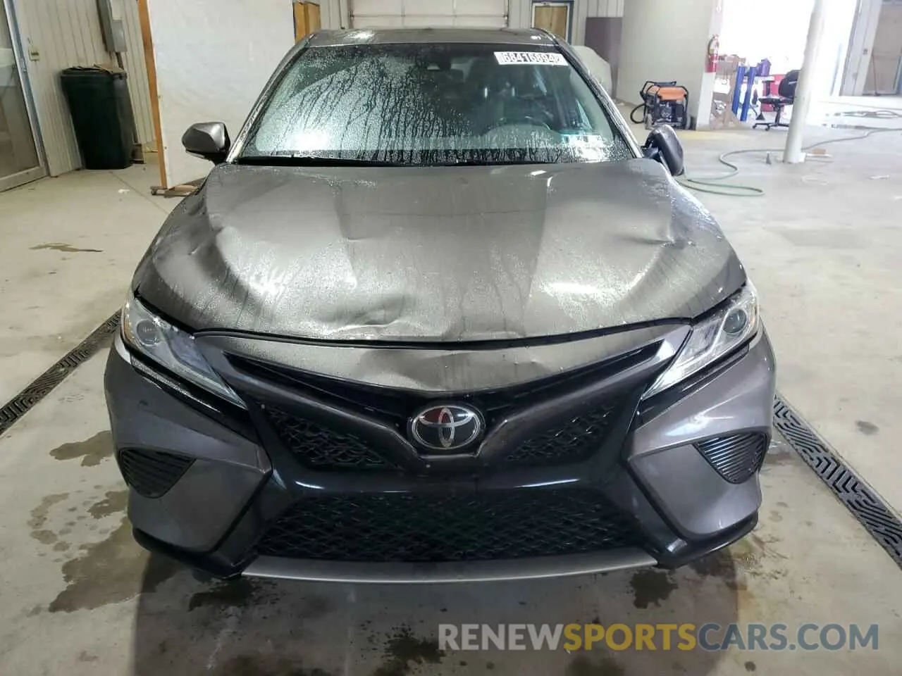 11 Photograph of a damaged car 4T1K61AK3LU967563 TOYOTA CAMRY 2020