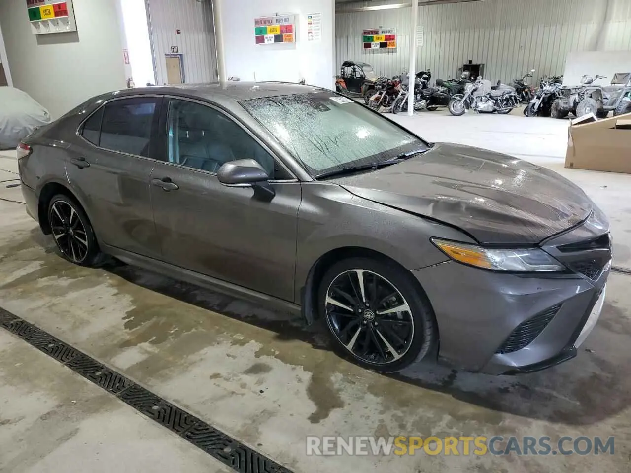 4 Photograph of a damaged car 4T1K61AK3LU967563 TOYOTA CAMRY 2020