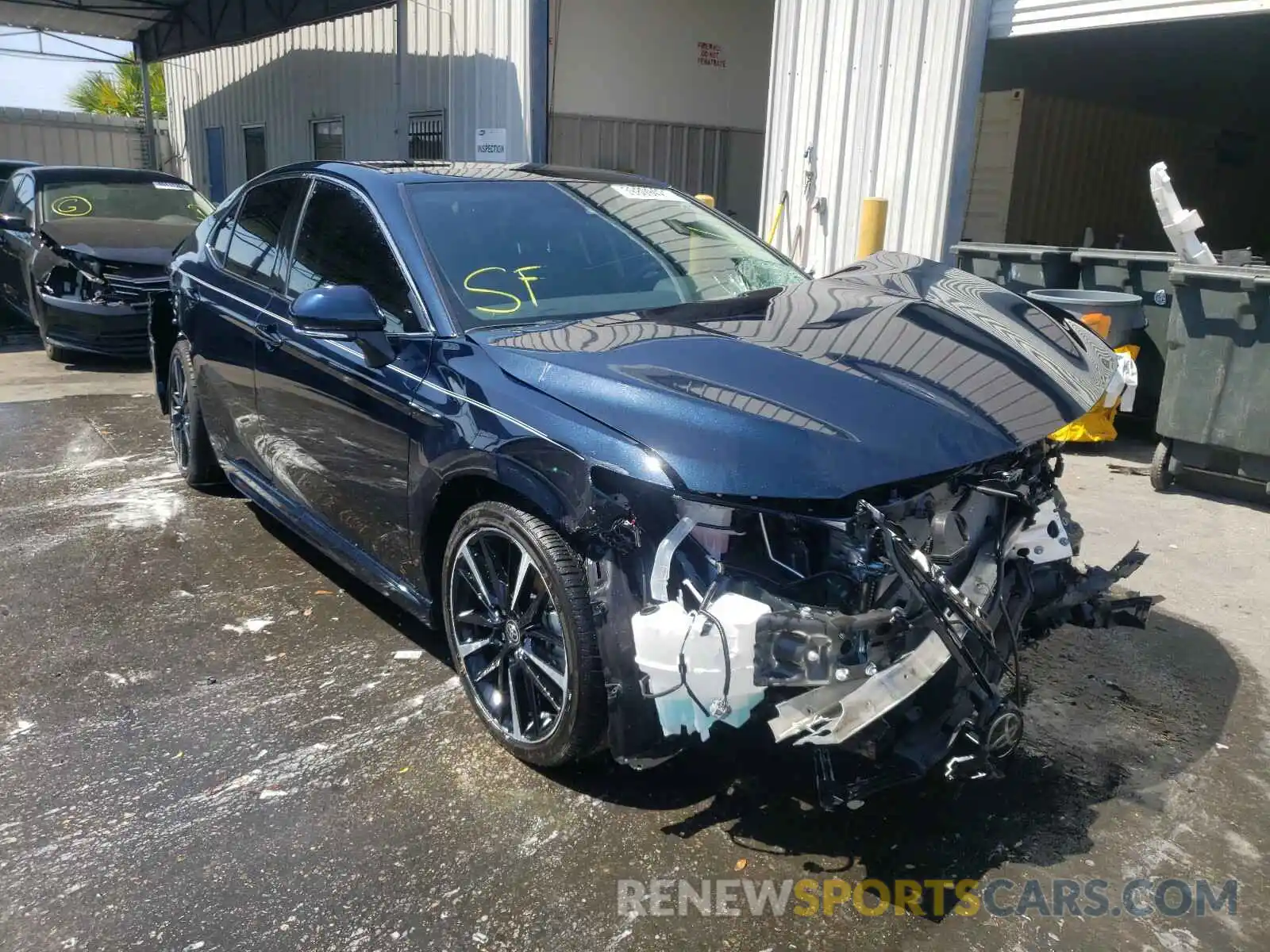 1 Photograph of a damaged car 4T1K61AK3LU978479 TOYOTA CAMRY 2020