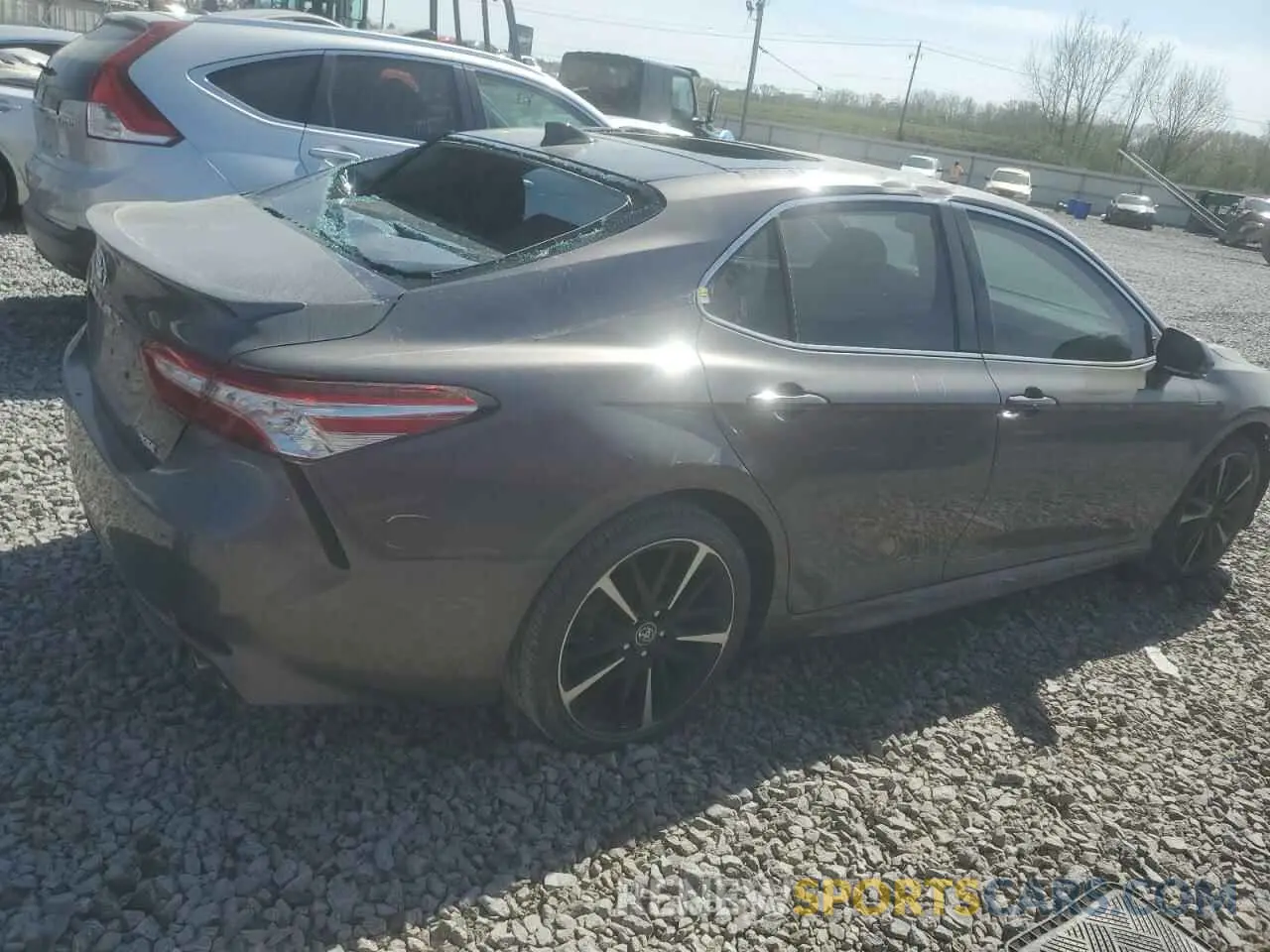 3 Photograph of a damaged car 4T1K61AK4LU319634 TOYOTA CAMRY 2020
