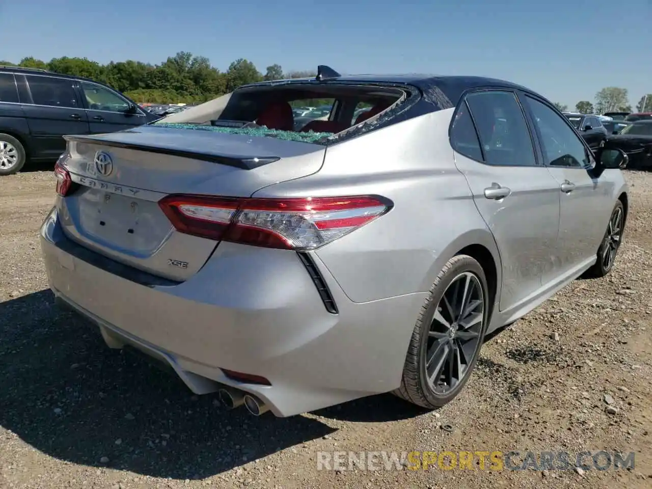 4 Photograph of a damaged car 4T1K61AK4LU328057 TOYOTA CAMRY 2020