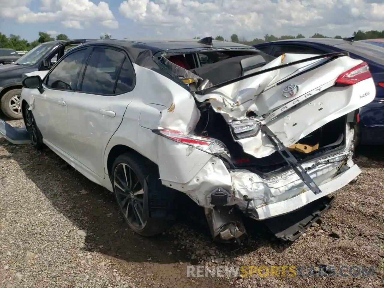 3 Photograph of a damaged car 4T1K61AK4LU331105 TOYOTA CAMRY 2020