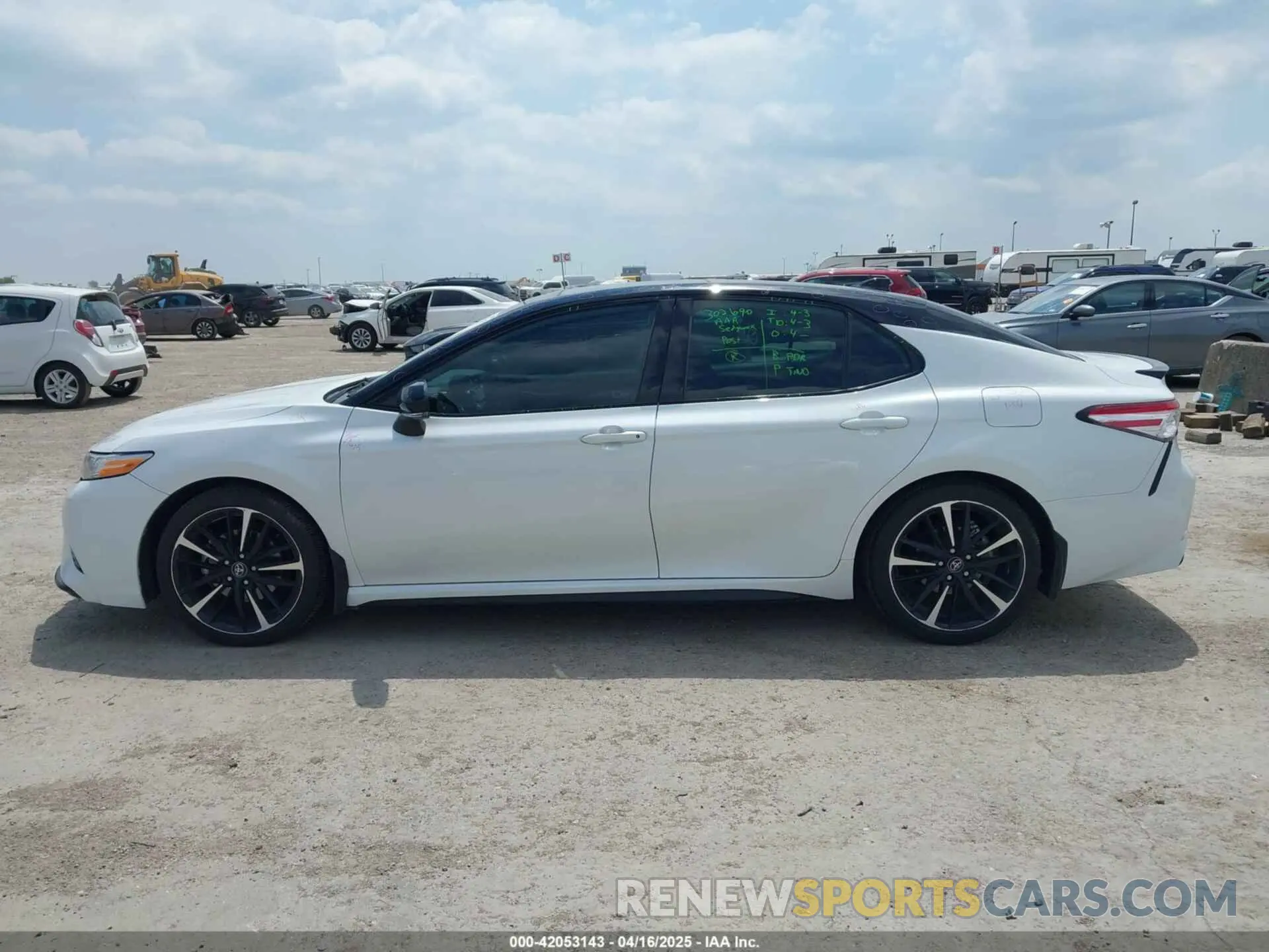 14 Photograph of a damaged car 4T1K61AK4LU332934 TOYOTA CAMRY 2020