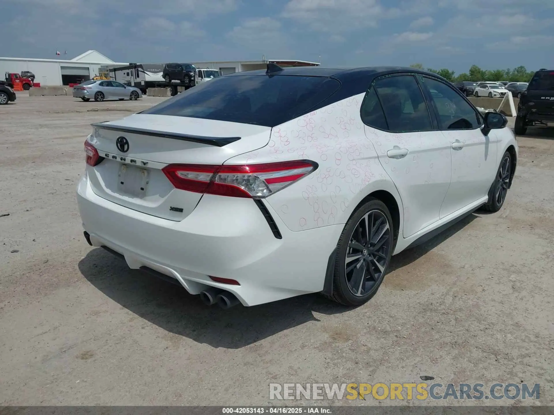 4 Photograph of a damaged car 4T1K61AK4LU332934 TOYOTA CAMRY 2020