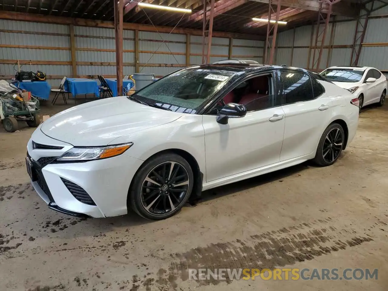 1 Photograph of a damaged car 4T1K61AK4LU333131 TOYOTA CAMRY 2020