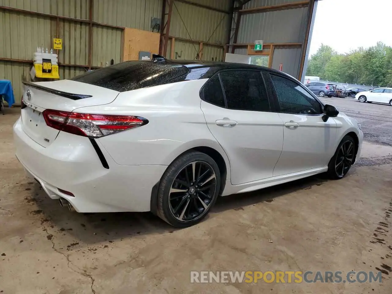 3 Photograph of a damaged car 4T1K61AK4LU333131 TOYOTA CAMRY 2020