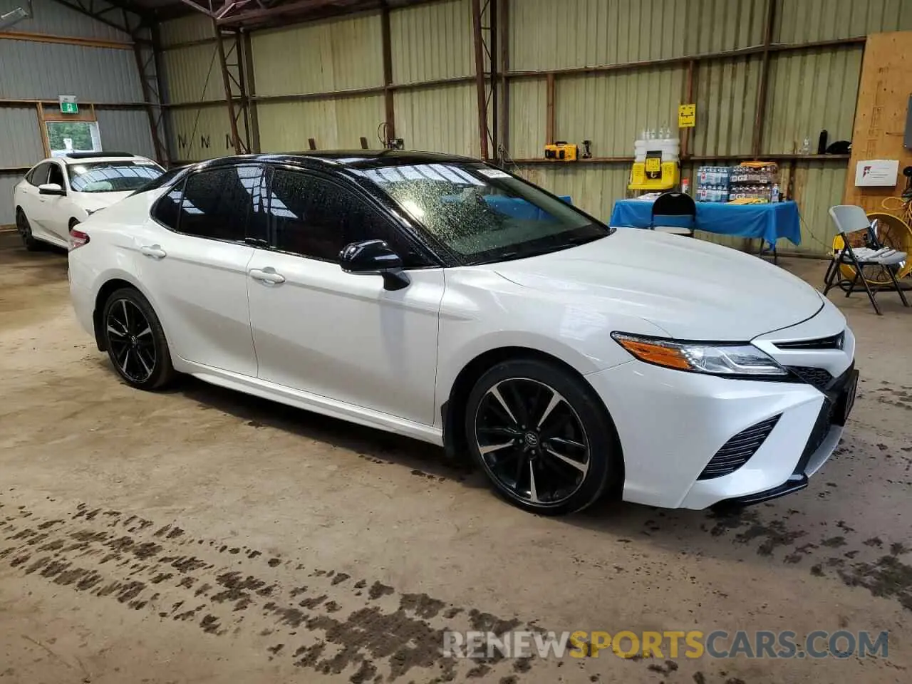 4 Photograph of a damaged car 4T1K61AK4LU333131 TOYOTA CAMRY 2020