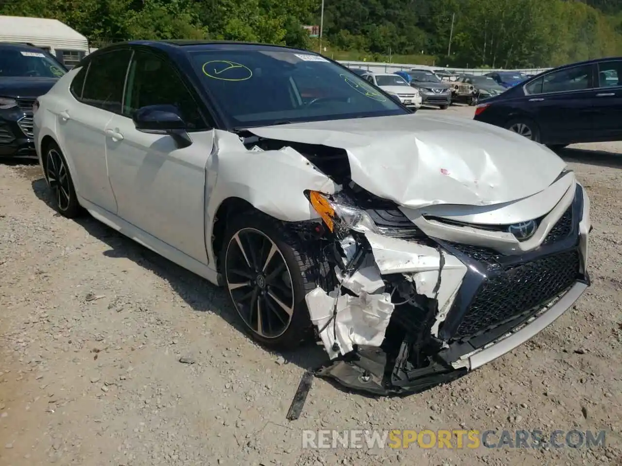 1 Photograph of a damaged car 4T1K61AK4LU339477 TOYOTA CAMRY 2020