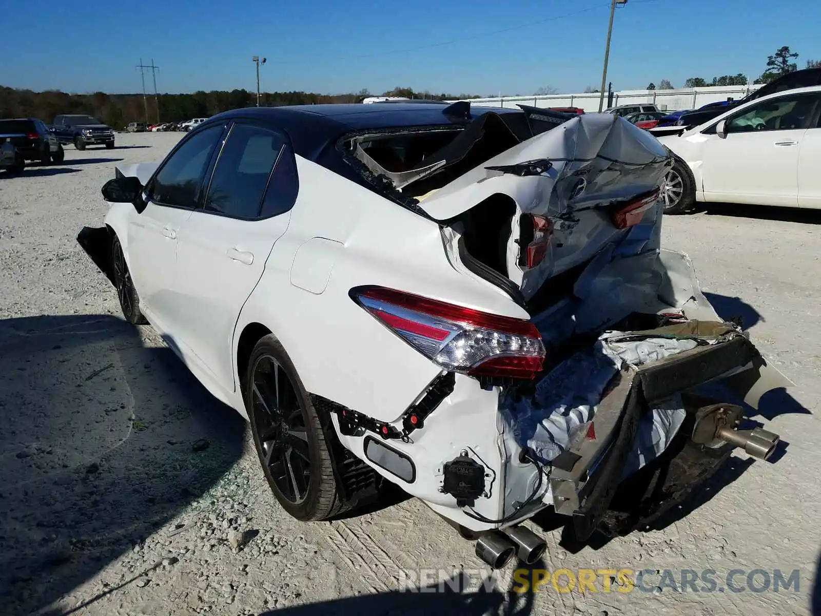 3 Photograph of a damaged car 4T1K61AK4LU358515 TOYOTA CAMRY 2020